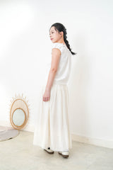White stripes texture blouse in balloon sleeves
