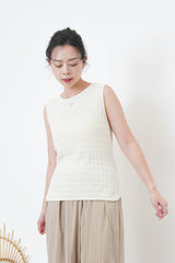 Checked texture vest w/ round hem