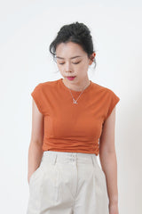 Butter minimal vest in round hem