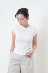 White minimal vest in round hem