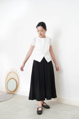 White thin knit top w/ rolled collar