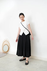 White minimal vest in split hem