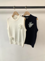 Ivory knit vest in premium 3D floral