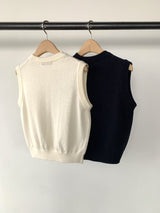 Navy knit vest in premium 3D floral