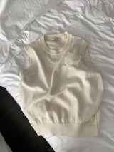 Ivory knit vest in premium 3D floral