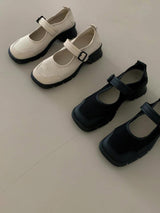 Light beige mary jane shoes in square head