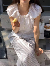 White stripes texture blouse in balloon sleeves