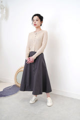 Grey buttons skirt w/ outline stitching