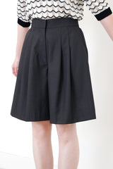Charcoal grey chino short
