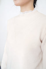 Ivory knit top w/ lace fringe detail