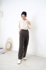 Ivory cotton blouse in details ruffle collar