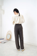 Ivory cotton blouse in details ruffle collar