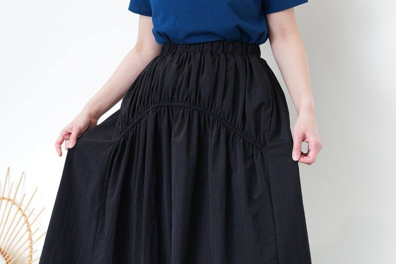 Black front pleats gather skirt