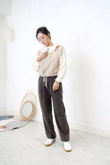 Ivory cotton blouse in details ruffle collar