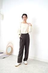 Ivory blouse in square collar