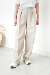 Beige pleats trouser w/ side pocket