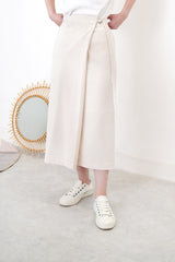 Cream wrap skirt w/ side buckle
