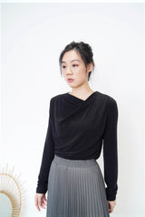 Black cotton top in asy. Collar