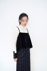 Ivory knit top w/ contrast buttons cuff