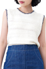 Ivory detail texture vest w/ contrast trimmed