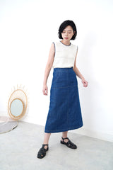 Blue denim skirt w/ outlined stitching
