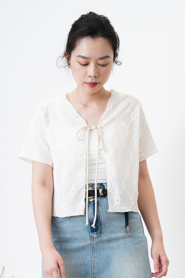 White summer outer w/ floral embroidery