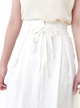 White skirt in double waist strings