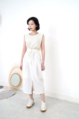 Cream crop cut vest w/ contrast stitching