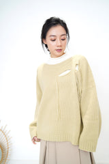 Lemon loose cut sweater w/ ripped details