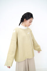 Lemon loose cut sweater w/ ripped details