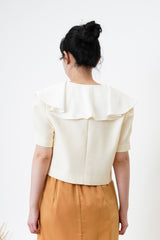 Cream high quality blazer in ruffle collar