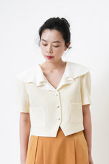Cream high quality blazer in ruffle collar