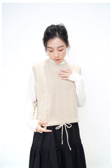 Beige pattern vest w/ hem string