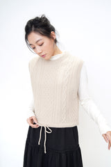 Beige pattern vest w/ hem string