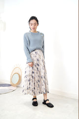 Ivory pleats skirt in brush stroke print