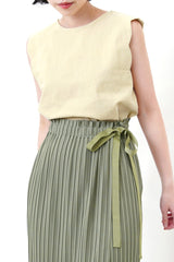 Khaki pleats dress with ribbon waist