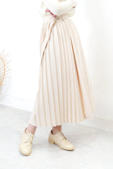 Cream double pleats skirt in wrap style