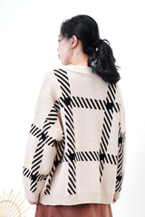 Beige loose cut cardigan in check pattern