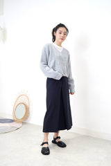 Navy A shape pleats skirt w/ stitch details