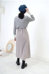 Grey h cut skirt in detail pleats