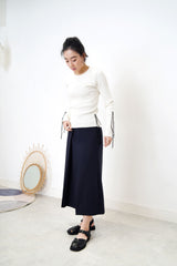 Navy A shape pleats skirt w/ stitch details