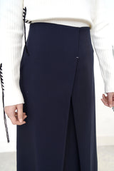 Navy A shape pleats skirt w/ stitch details
