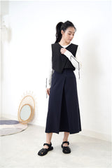 Navy A shape pleats skirt w/ stitch details