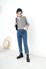 High waist mom jeans in fringe trimmed