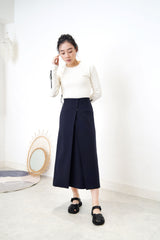 Navy A shape pleats skirt w/ stitch details