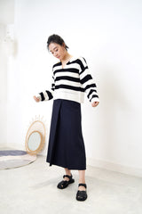 B/W v neck sweater in crop cut
