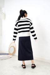 Navy A shape pleats skirt w/ stitch details