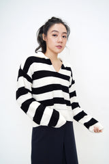 B/W v neck sweater in crop cut