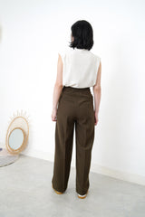 Khaki straight cut trousers in elastic waist