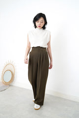Khaki straight cut trousers in elastic waist